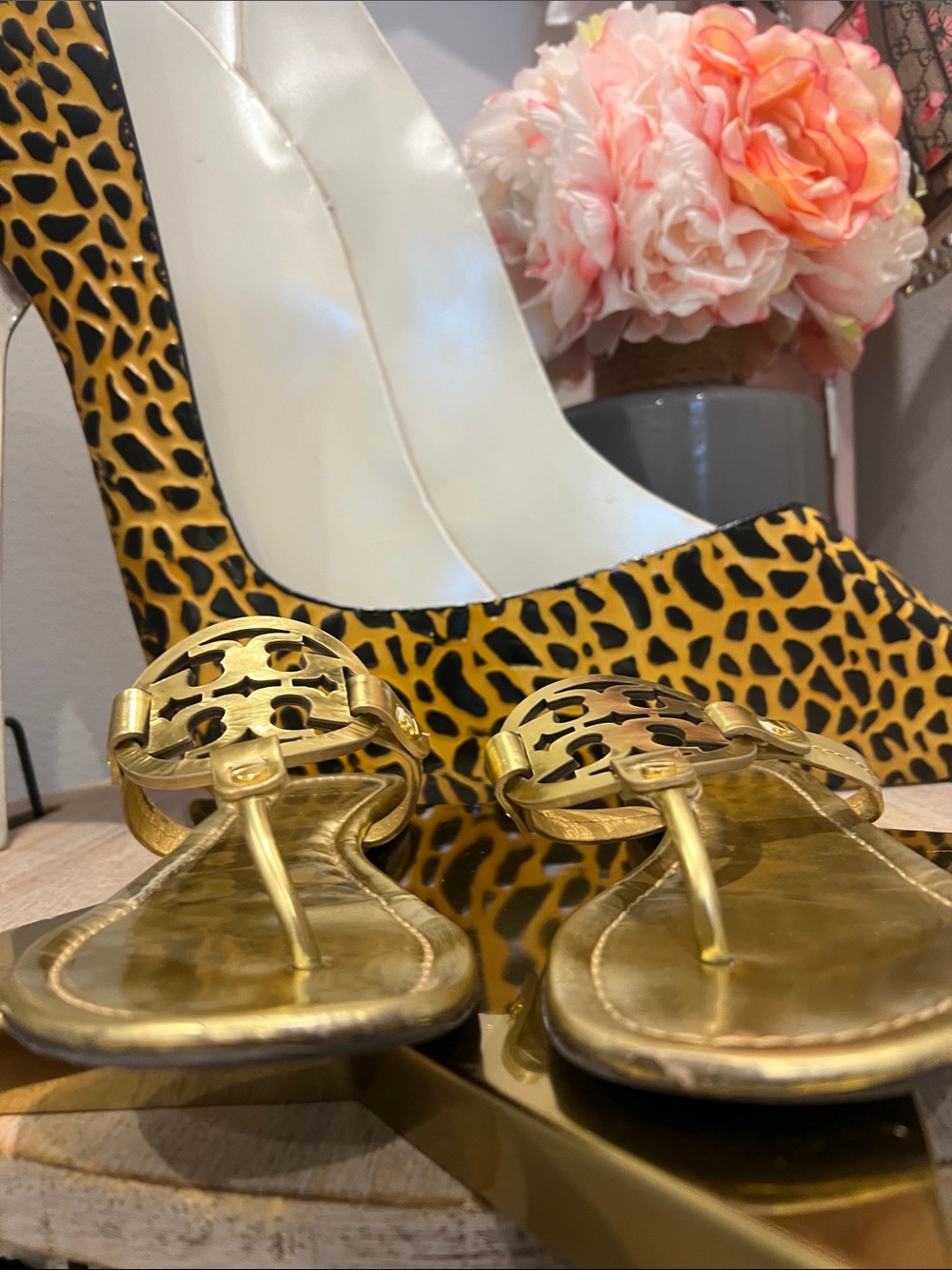Tory Burch Metallic Gold Miller Thong Sandals with Gold Logo Medallion Size 10M